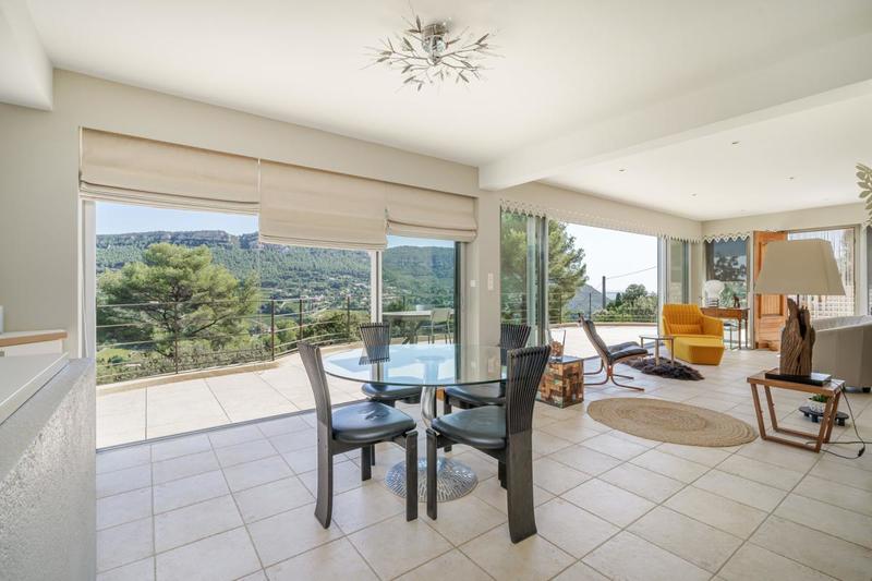 Villa - 205 m² - 5 pièces