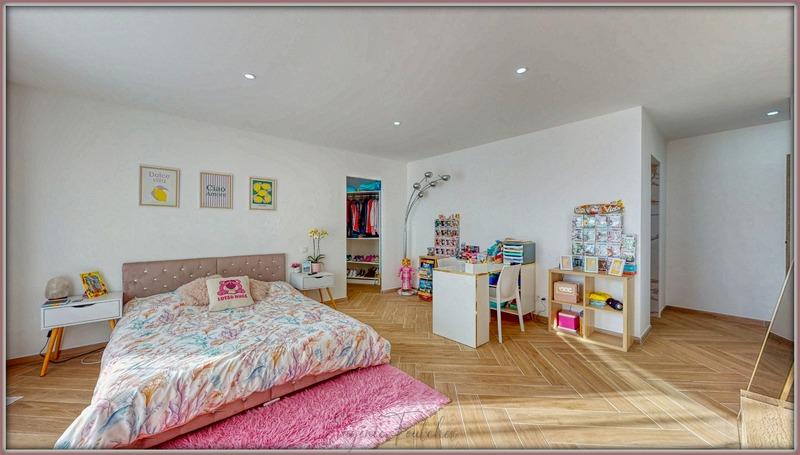 Maison d'architecte - 254 m² - 5 pièces