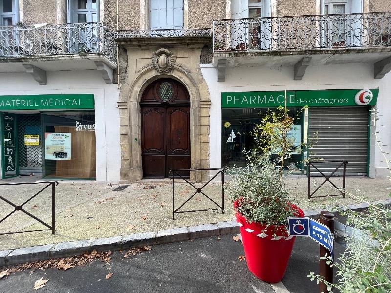 Local commercial - 160 m² - 1 pièce