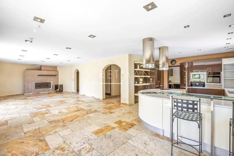 Villa - 430 m² - 9 pièces