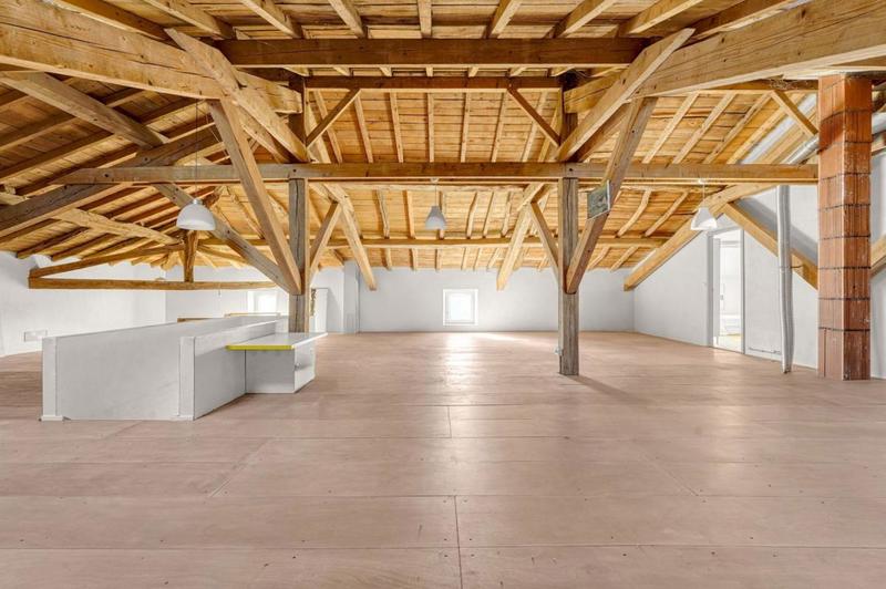 Propriété - 420 m² - 8 pièces