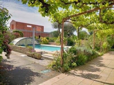 Maison - 205 m² - 9 pièces