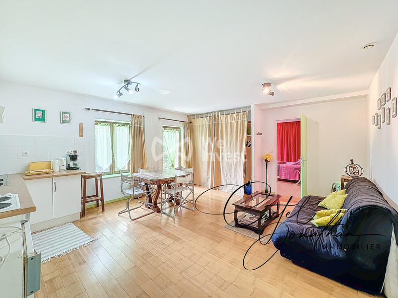 Maison - 460 m² - 8 pièces