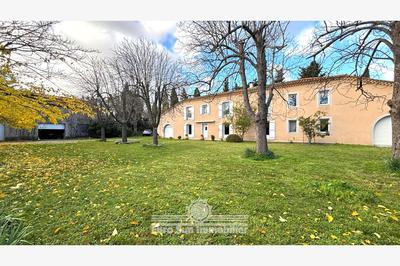 Maison - 400 m² - 16 pièces