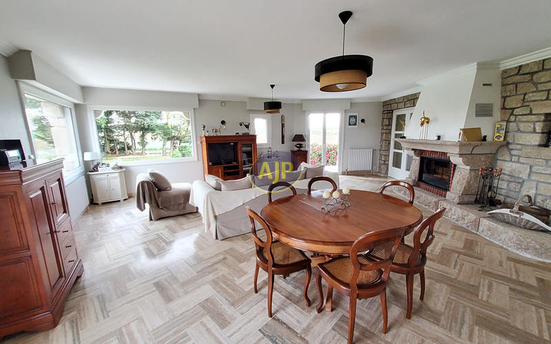 Maison - 178 m² - 7 pièces