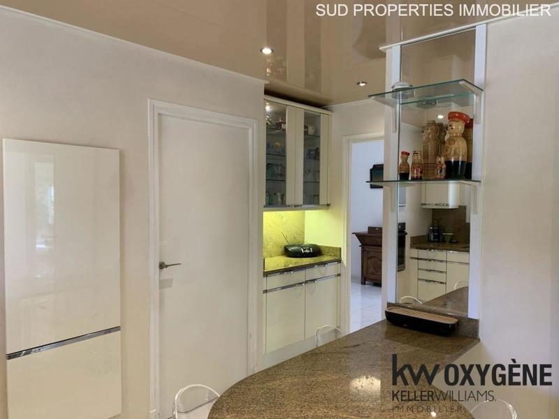 Villa - 300 m² - 7 pièces