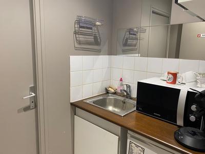 Fonds de commerce - Magasins - 77 m²