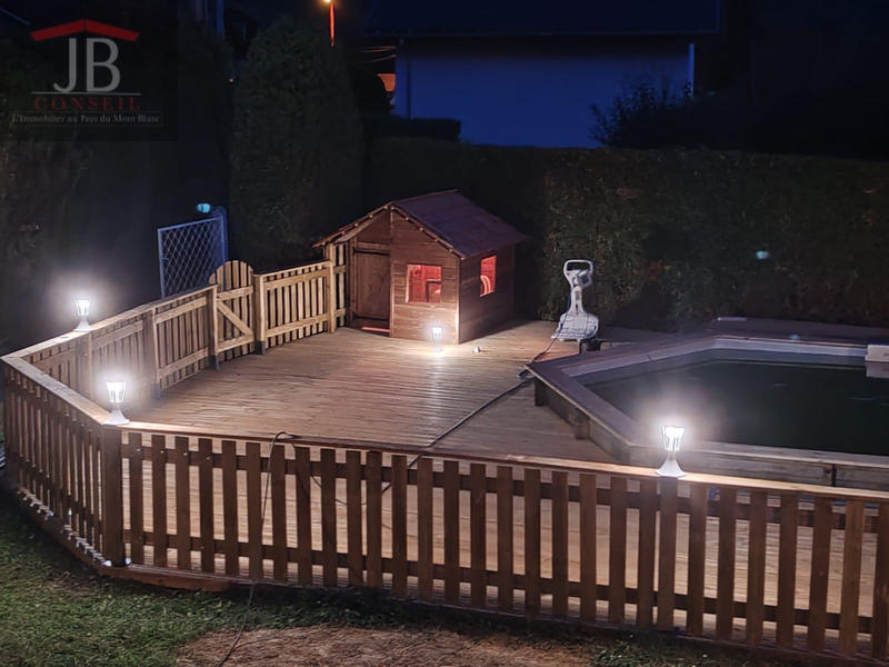 Maison - 233 m² - 9 pièces