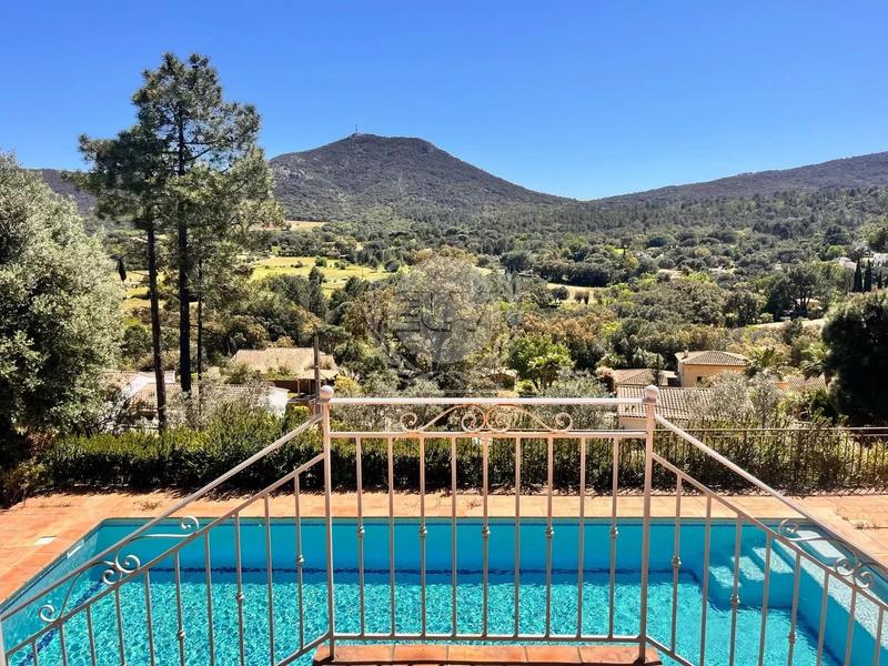 Maison - 185 m² - 6 pièces