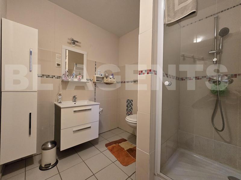 Maison - 260 m² - 10 pièces