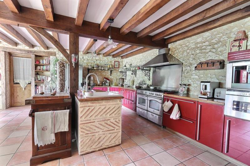Maison - 373 m² - 10 pièces
