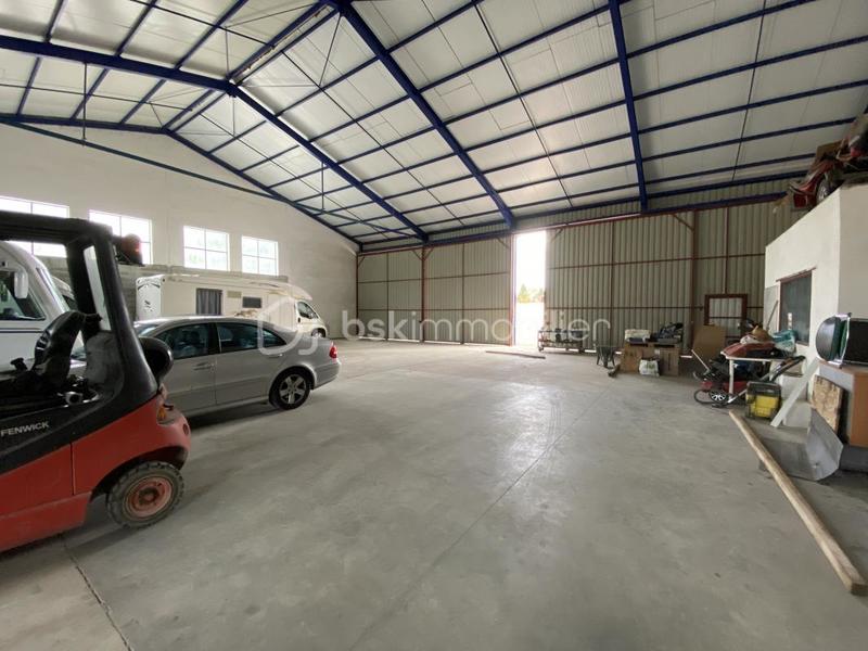 Entrepôt - 158 m² - 8 pièces