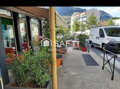 Local commercial - 130 m² - 2 pièces