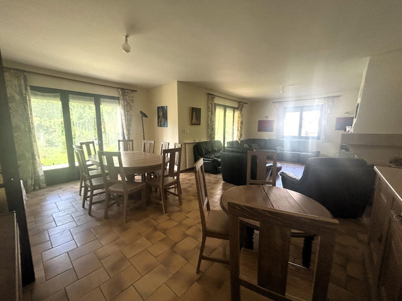 Villa - 220 m² - 8 pièces