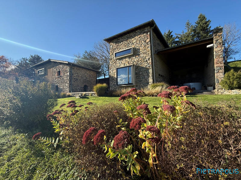 Maison - 200 m² - 5 pièces