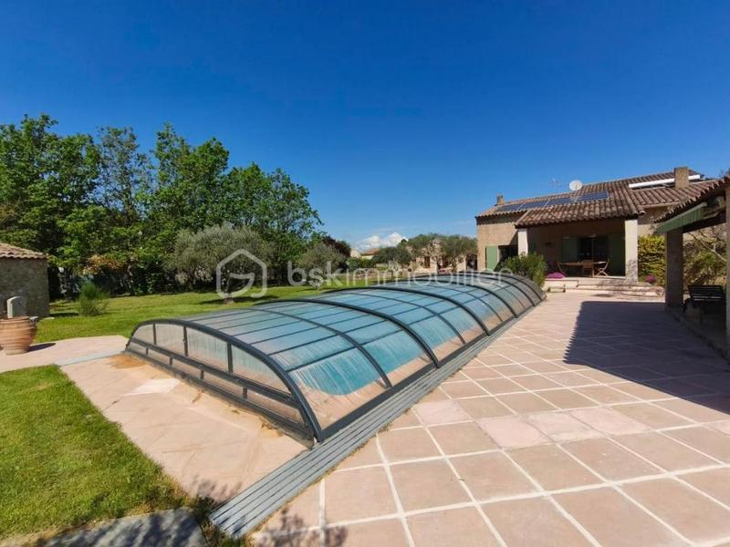 Propriété - 190 m² - 8 pièces