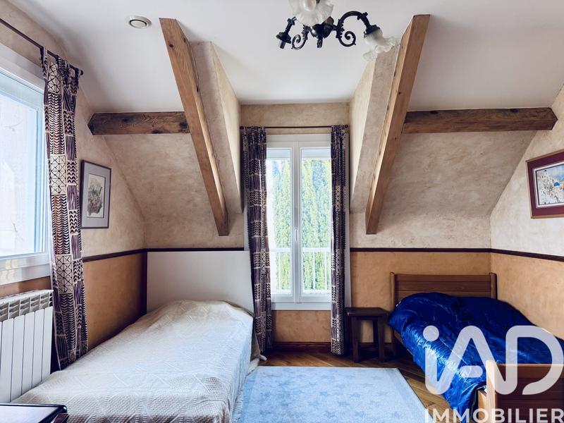 Maison - 200 m² - 7 pièces