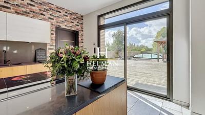 Maison - 600 m² - 10 pièces