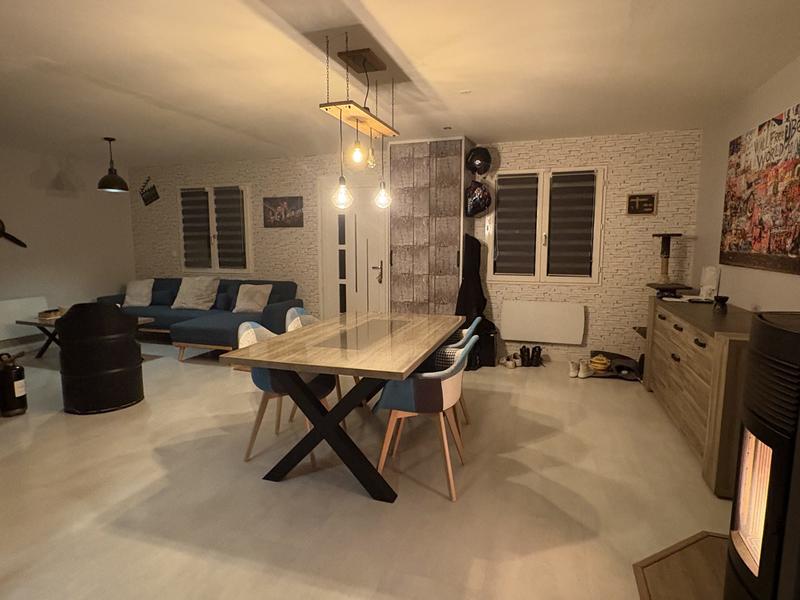 Maison - 94 m² - 4 pièces