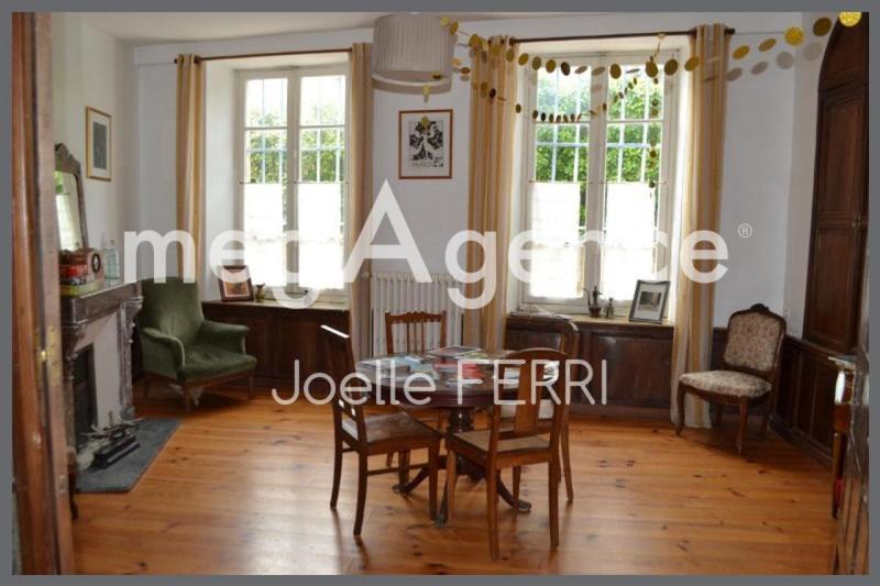 Maison - 417 m² - 12 pièces