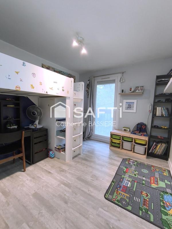 Appartement - 80 m² - 4 pièces