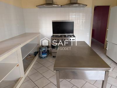 Maison - 136 m² - 2 pièces