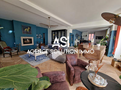 Maison - 339 m² - 8 pièces