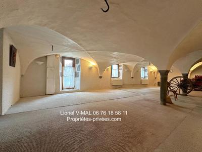 Maison - 300 m² - 6 pièces