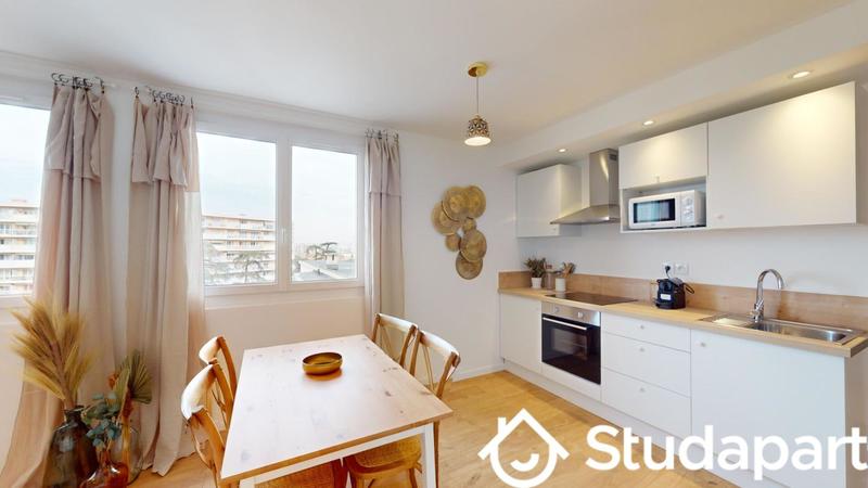 Chambre - 12 m² - 1 pièce