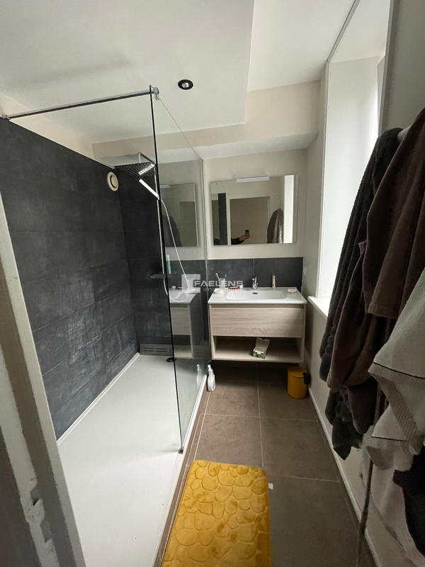 Appartement - 83 m² - 4 pièces