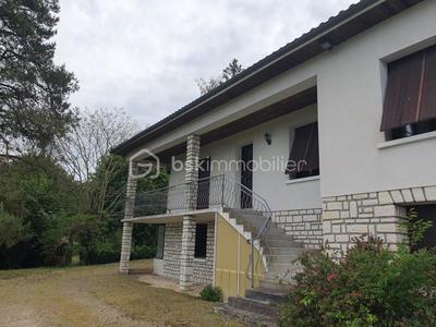 Maison traditionnelle - 146 m² - 6 pièces