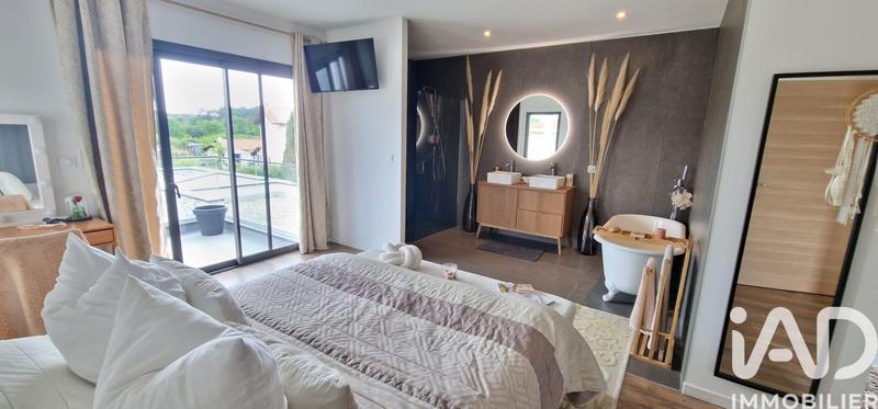 Maison de maîtres - 220 m² - 7 pièces