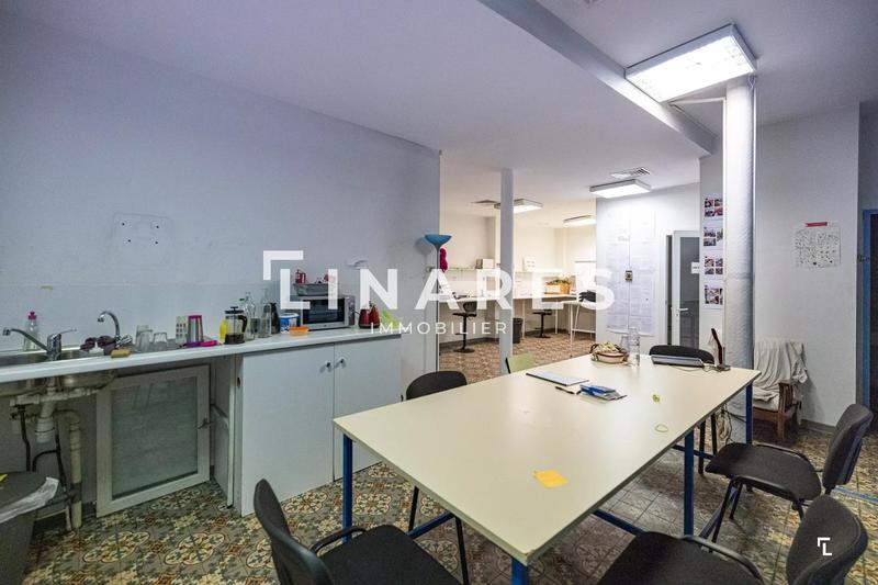 Local d'activités - 135 m² - 7 pièces