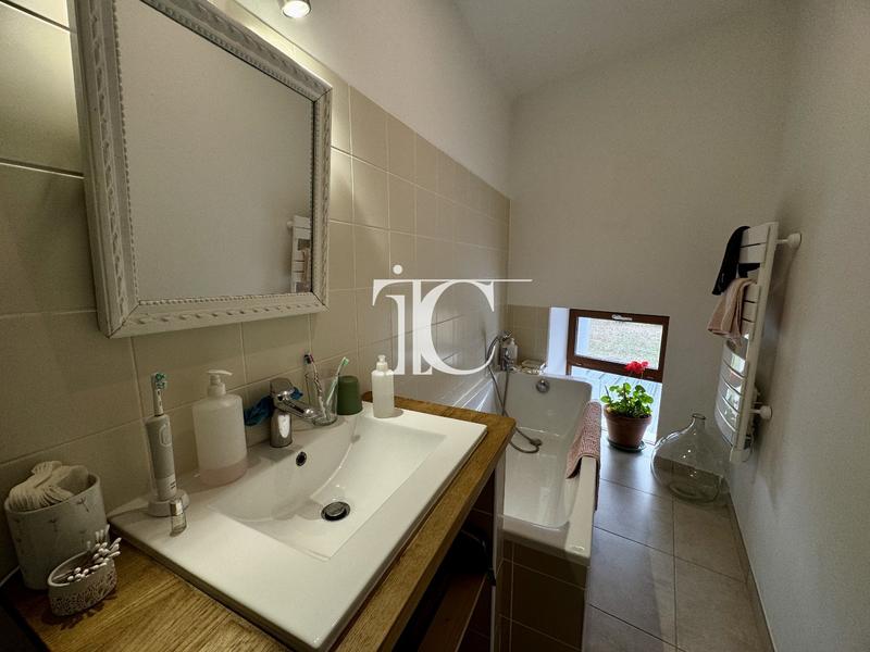 Appartement ancien - 70 m² - 3 pièces