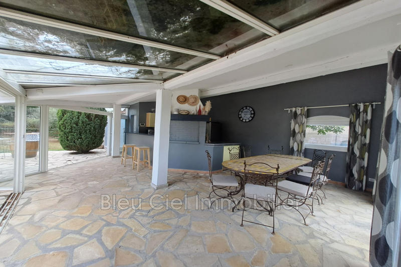 Propriété - 300 m² - 7 pièces