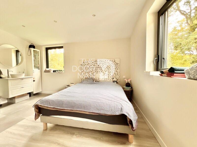 Maison - 239 m² - 7 pièces