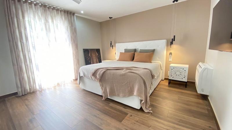 Propriété - 245 m² - 7 pièces