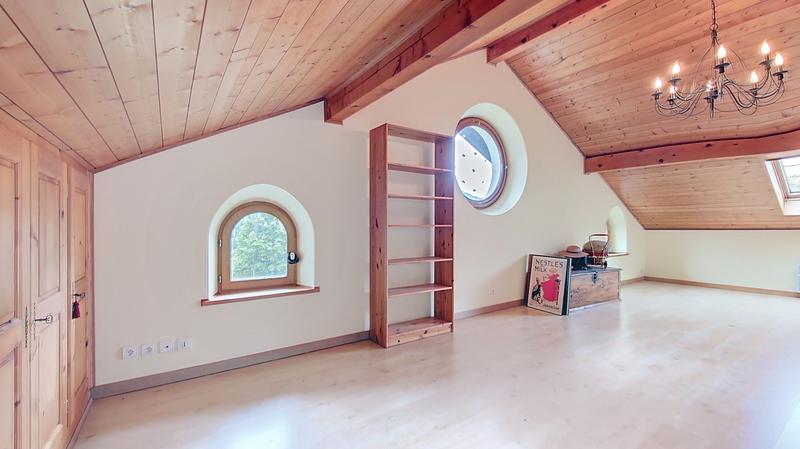 Maison - 258 m² - 5 pièces