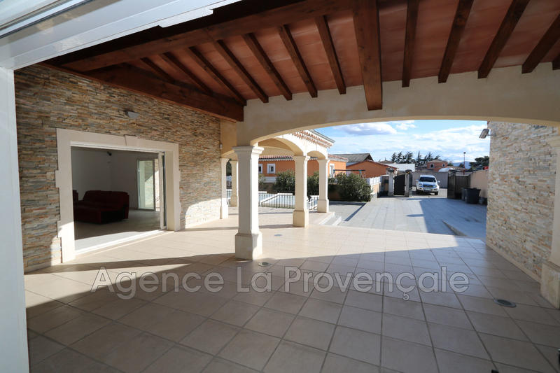 Maison - 236 m² - 7 pièces