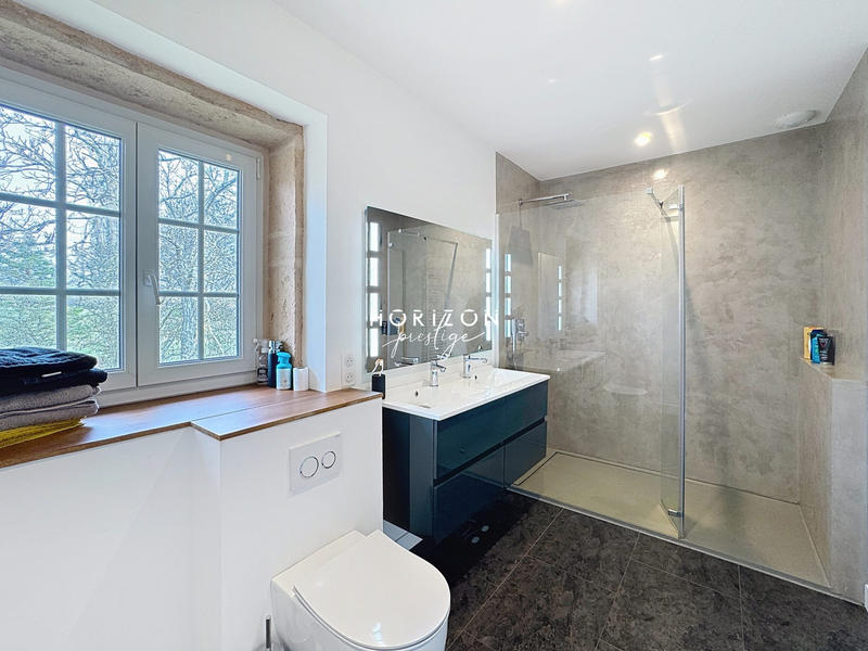 Maison ancienne - 224 m² - 7 pièces