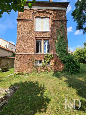 Maison - 230 m² - 13 pièces