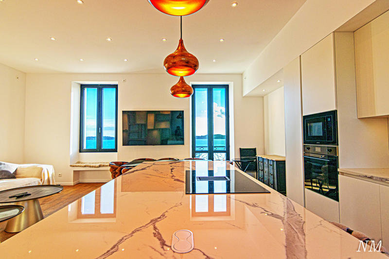 Appartement - 85 m² - 3 pièces