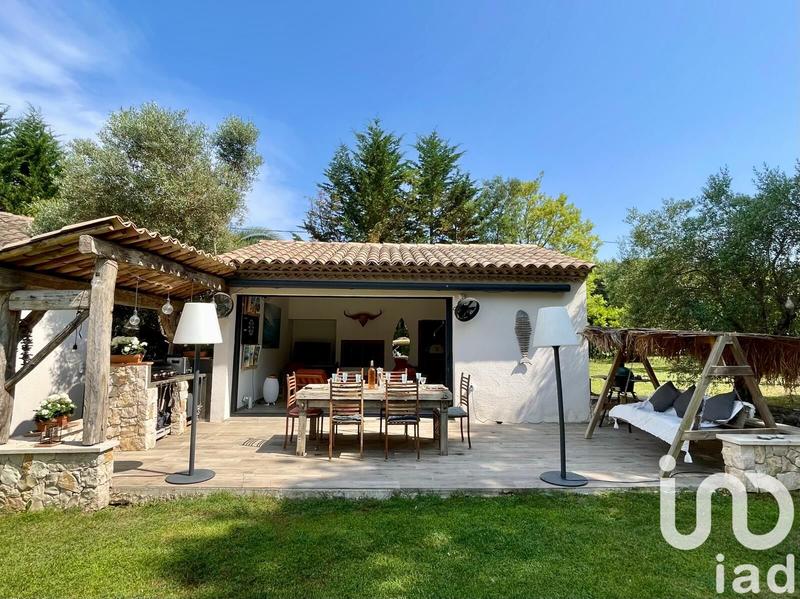 Maison - 332 m² - 10 pièces