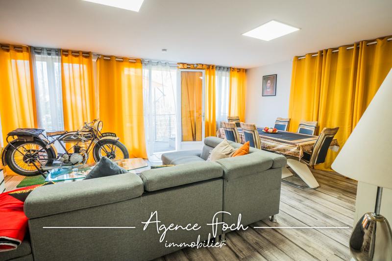 Maison - 495 m² - 14 pièces