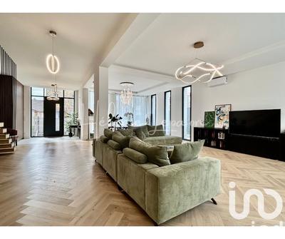 Maison de maîtres - 234 m² - 8 pièces