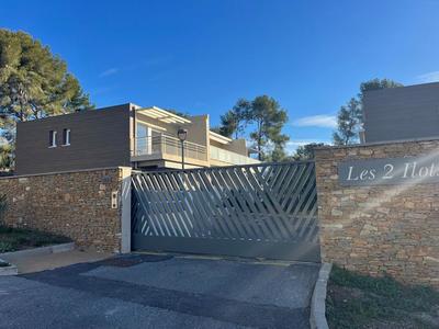 Appartement - 82 m² - 3 pièces