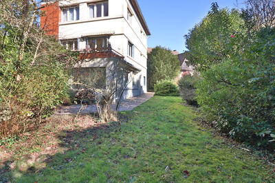 Maison - 220 m² - 7 pièces