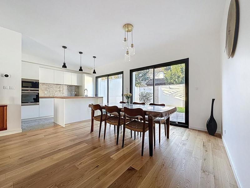 Maison - 95 m² - 5 pièces