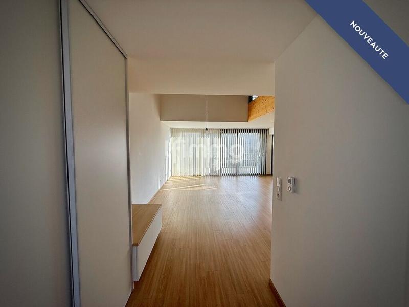 Loft - 121 m² - 5 pièces