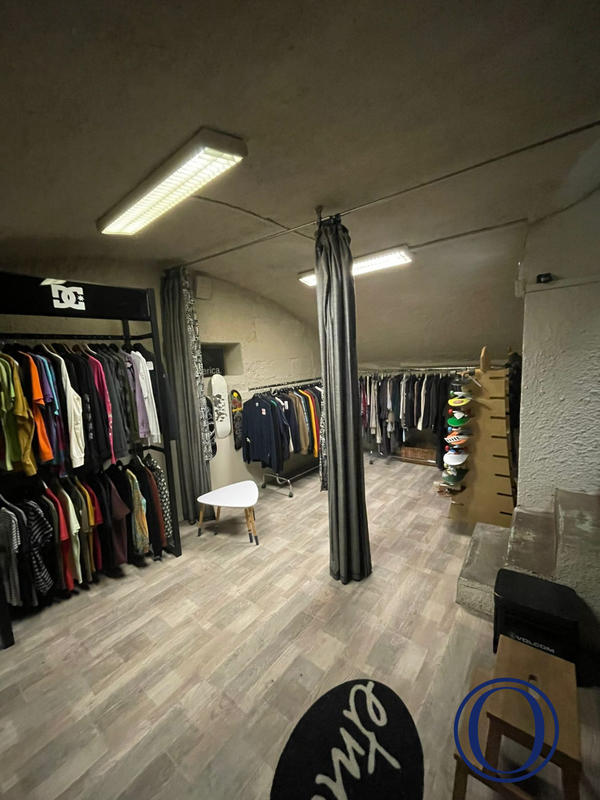 Fonds de commerce - Local commercial - 85 m²